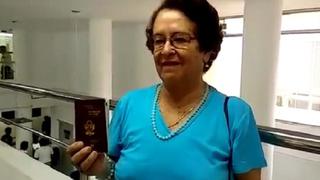 Pasaporte biométrico: Una mujer fue la primera en recibirlo en Perú [VIDEO]