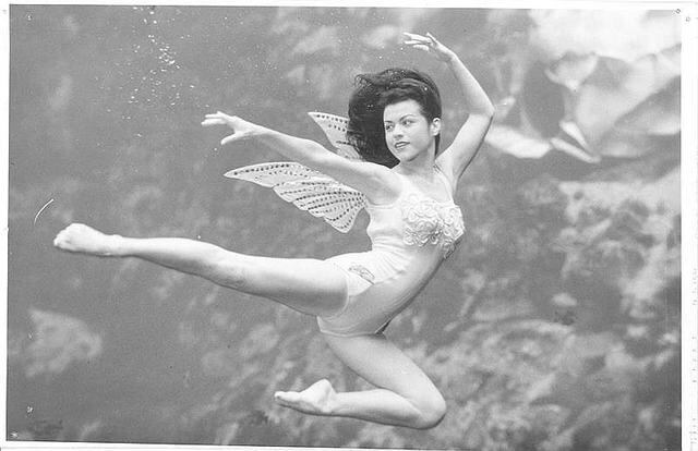 Vicki Smith, la "sirena" que se ha pasado más de 60 años bajo el agua (FOTOS)
