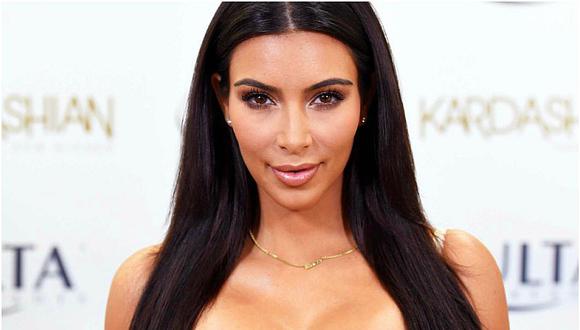 Kim Kardashian usó atrevido escote y enciende las redes sociales 