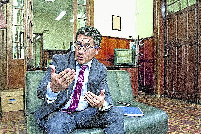 Procurador se pone bravo