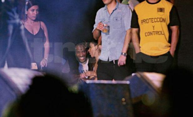 Jefferson Farfán y Yahaira Plasencia recibieron el 2020 juntos. (Foto: Kelvin García/Trome)