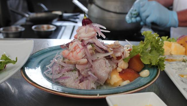 Comer un ceviche al lado del mar es una obligación. (Foto: GEC)
