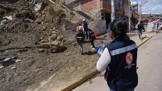 Escaleras colapsan por culpa de construcción clandestina en Cusco