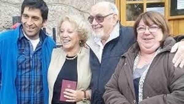 Se casó y se puso el apellido de su mujer