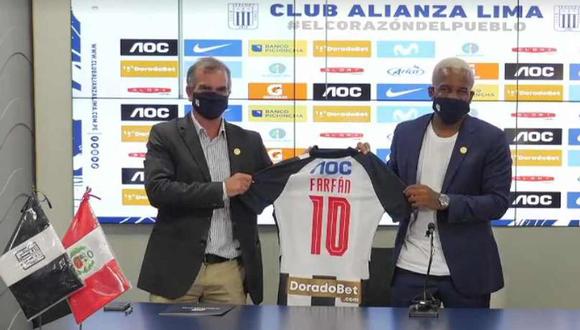 Jefferson Farfán fue presentado oficialmente como jugador de Alianza Lima. (Foto: Facebook)