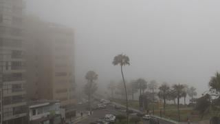Seguirá la densa neblina en Lima  
