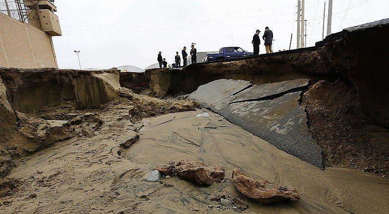 Lurín: Laguna de oxidación colapsa arrasando con casas y fábricas [FOTOS]