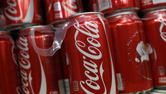 Mujer usa Coca Cola para tratar enfermedad congénita de su hija