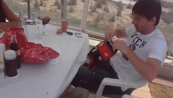 Messi a punto de perder millones por aparecer con una Coca Cola (VIDEO) 