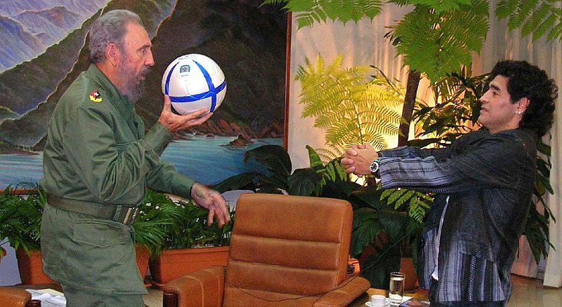 ​Diego Maradona llora desconsoladamente la muerte de Fidel Castro