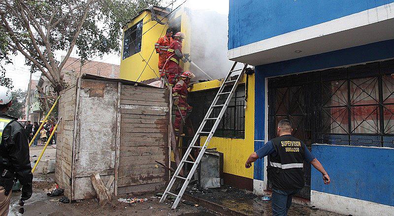 Callao: Seis niños se salvan de morir en incendio de vivienda [FOTOS y VIDEO]