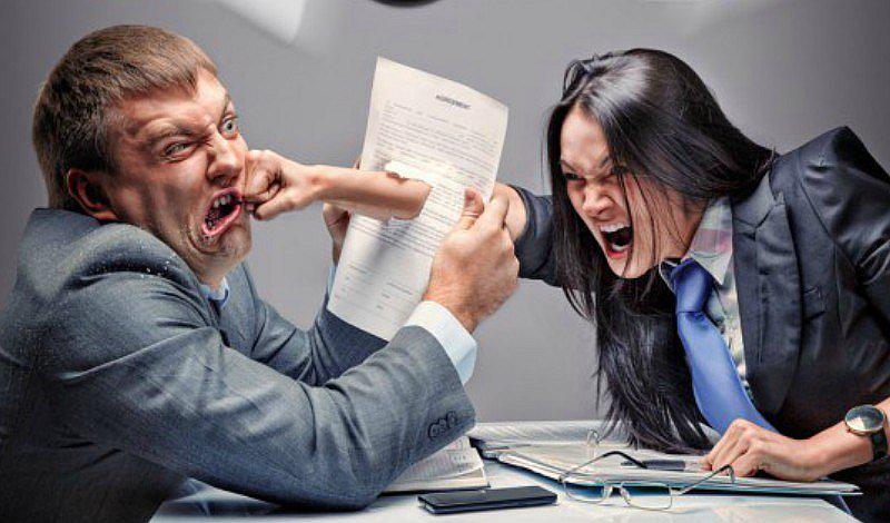 ¿Ambiente tenso? 4 tips para lidiar con compañeros difíciles