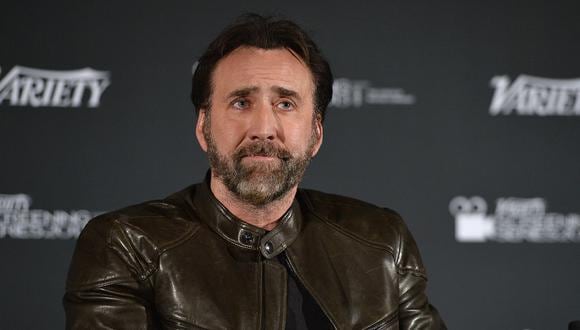 Nicolas Cage devuelve fósil de dinousaurio robado que compró en subasta