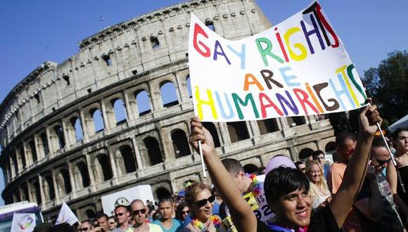 Grupos LGBT en campaña por reconocimiento de uniones gais en Italia 