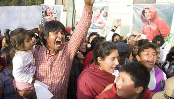 Arequipa: Manifestantes gritan "asesina" a Rosario Ponce