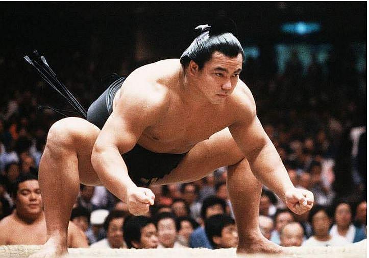 Muere luchador Chiyonofuji, tercer máximo campeón de la historia del sumo 