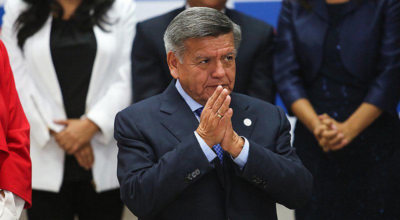 César Acuña es denunciado penalmente ante la justicia española por plagio 