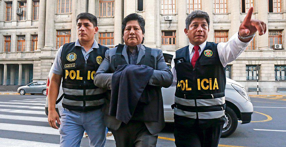 Echan a director de penal por permitir visitas irregulares en prisión a Edwin Oviedo