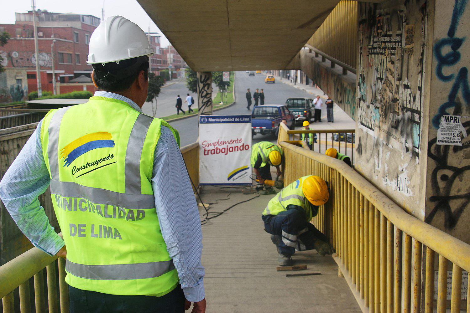 Cercado de Lima: Reparan puente con huecos tras denuncia de OJO