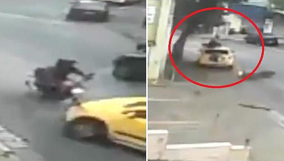 Hombre llama a emergencias desde el techo del auto que lo atropelló (FOTO y VIDEO)