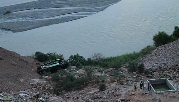 Arequipa: bus interprovincial cae a abismo de 200 metros y deja más de 30 muertos (FOTOS y VÍDEOS)