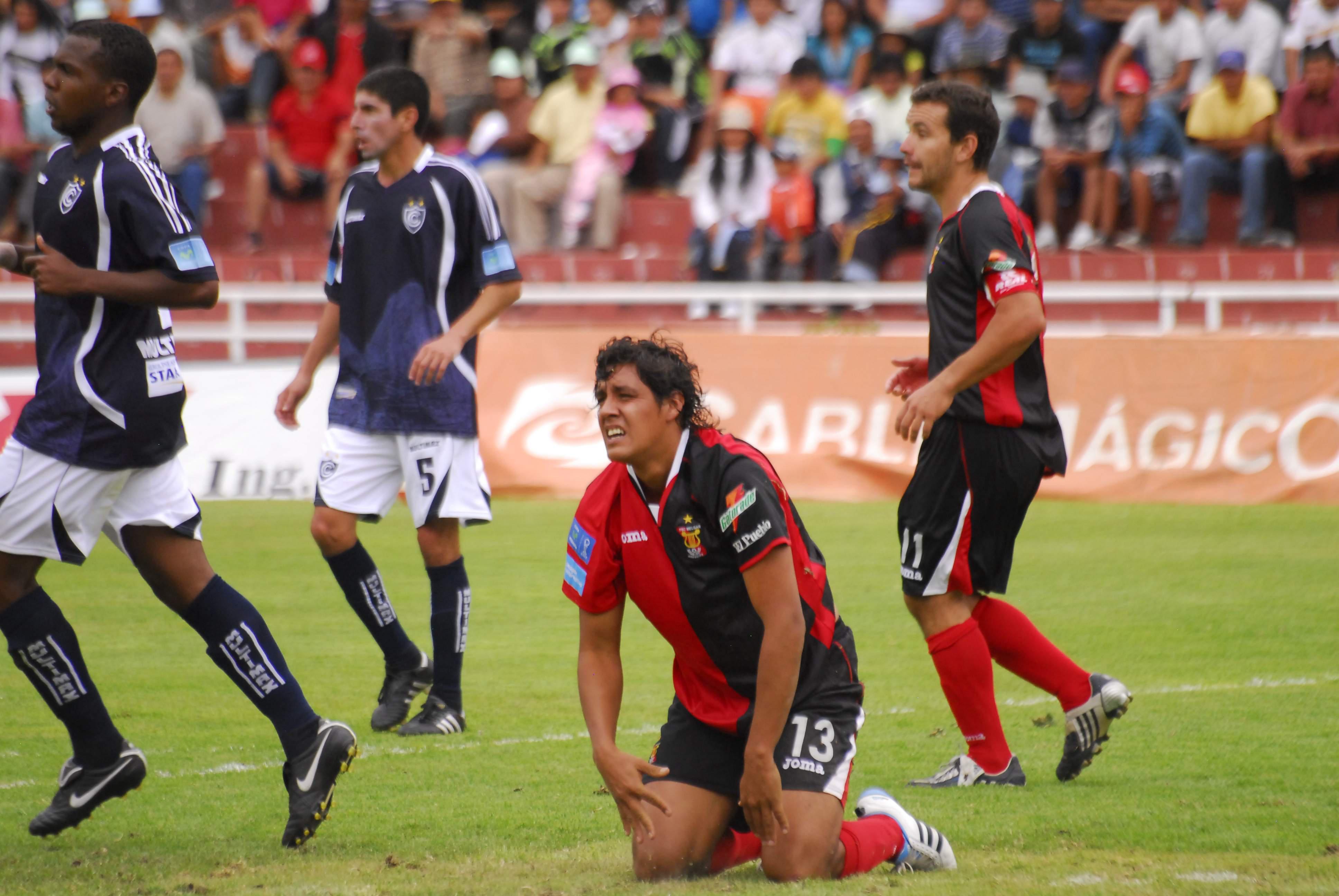 Cienciano hace llorar al Melgar al aplastarlo por 4-0 en Arequipa 