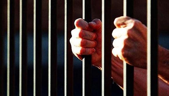 Vuelve a la cárcel un preso por celebrar el fin de su pena con fiestón