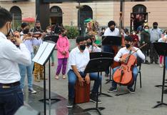 Orquesta Juvenil Sinfonía por el Perú alentó a la blanquirroja en concierto gratuito en alameda Chabuca Granda