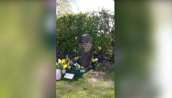 Facebook: lloraba en la tumba de su hijo, pidió una señal y ¡ocurrió lo inimaginable! (VIDEO)