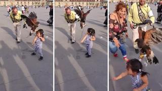 Culpan de irresponsable a madre tras "ataque" de águila a hija mientras ella estaba riendo (VIDEO)