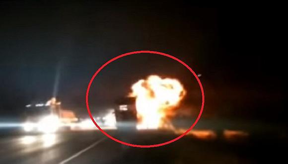 Piura: bus arde en llamas en pleno viaje y pasajeros se salvaron de morir (VIDEO)