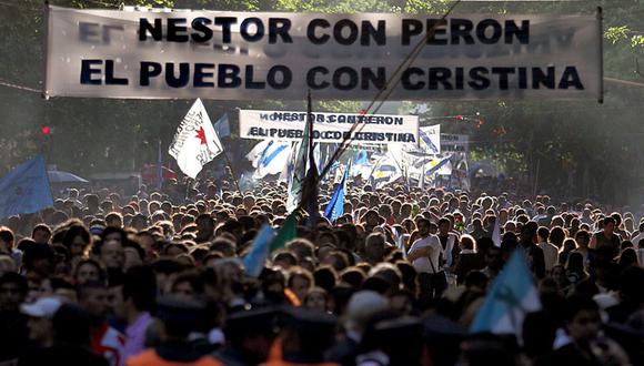 Prolongan velatorio de Kirchner por la cantidad de gente