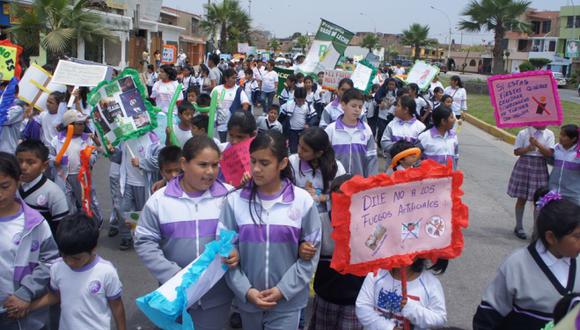 Niños marchan contra el uso de pirotécnicos ilegales en Bellavista
