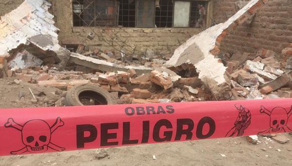 Muro de colegio se cae en San Juan de Miraflores (FOTOS)