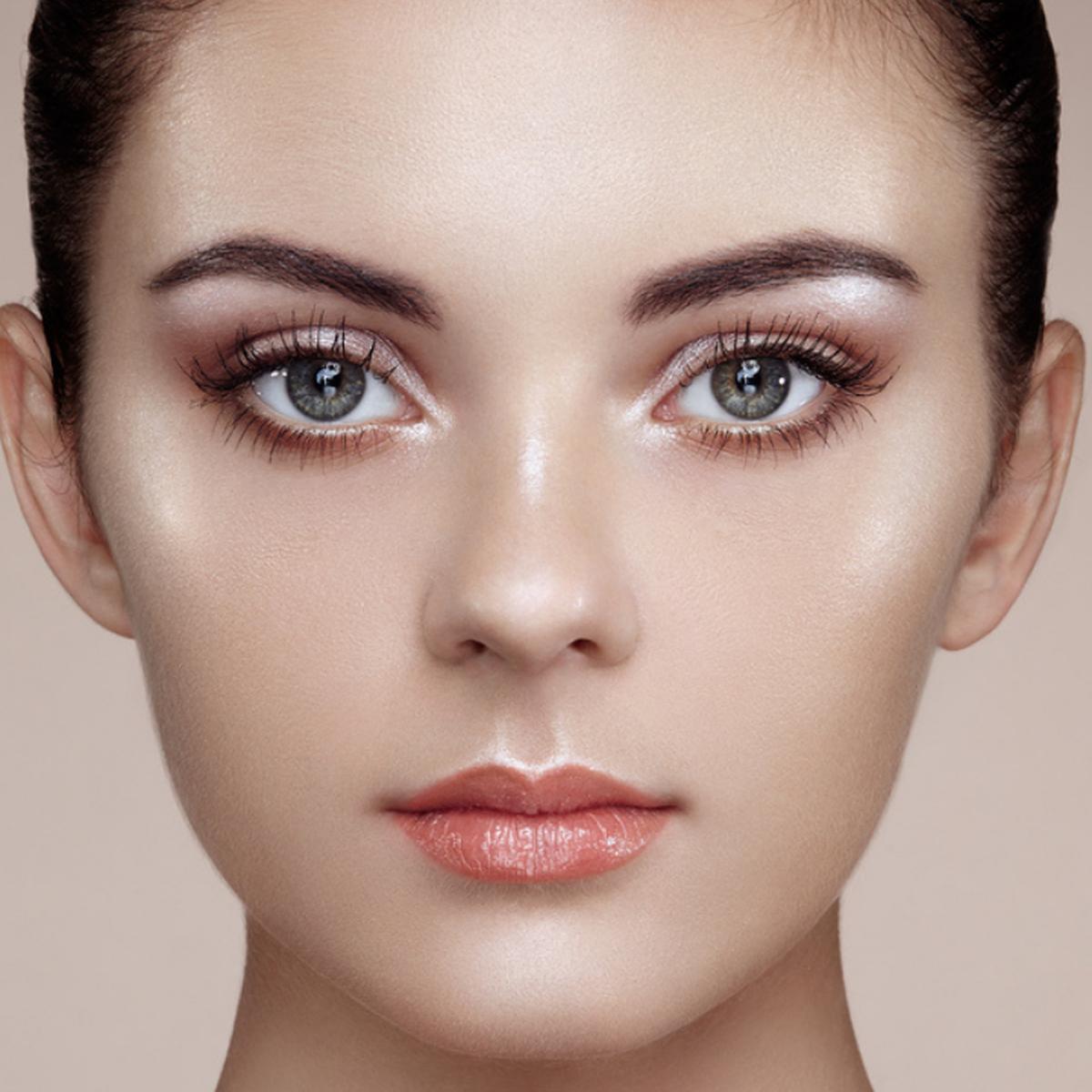 Strobing: Técnica de maquillaje para iluminar el rostro web ojo | MUJER |  OJO