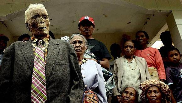Indonesia: Esta es la etnia que convive con sus muertos hasta por años [VIDEO]