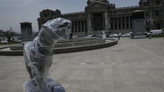 Marcha contra la cuarentena: Monumentos son protegidos con plástico y cartones a un día de la protesta | FOTOS