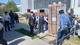 Llega ultra congeladora para conservar y almacenar vacunas contra el COVID-19 en Moquegua