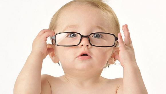 ¿Cómo puedo detectar si mi bebé tiene problemas de visión? 