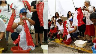 Puente Piedra: pobladores lavan banderas en rechazo a Odebrecht (FOTOS Y VIDEO)