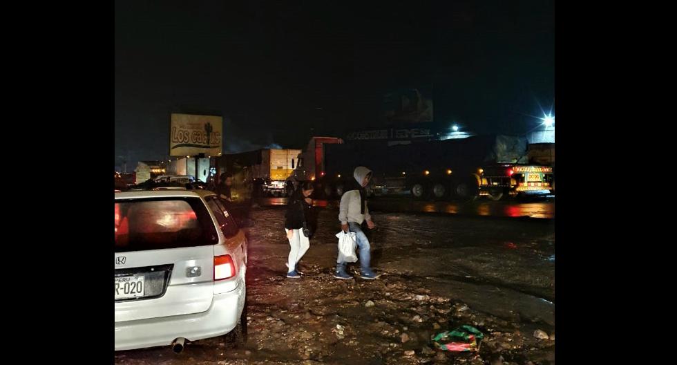 Arequipa: Choferes y peatones fueron sorprendidos por huaicos