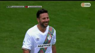 Claudio Pizarro no pudo hacer gol de penal: intentó lucirse y lo erró | VIDEO