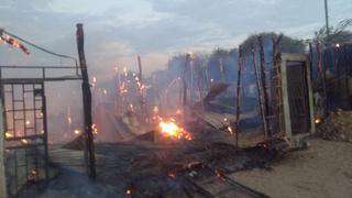 Más de diez familias quedaron en la calle tras incendio en Sullana | VIDEO