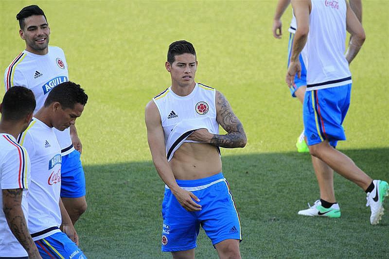 ¿Real Madrid dice que quiere mantener a James para venderlo más caro?