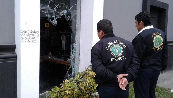 ​San Isidro: a combazos intentan robar en conocida tienda de ropa deportiva
