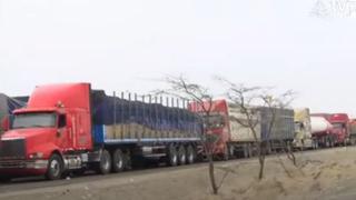 “La persona que dirige este país debería hacer una tregua urgente”: camiones continúan varados en el km 262 de la Panamericana Sur