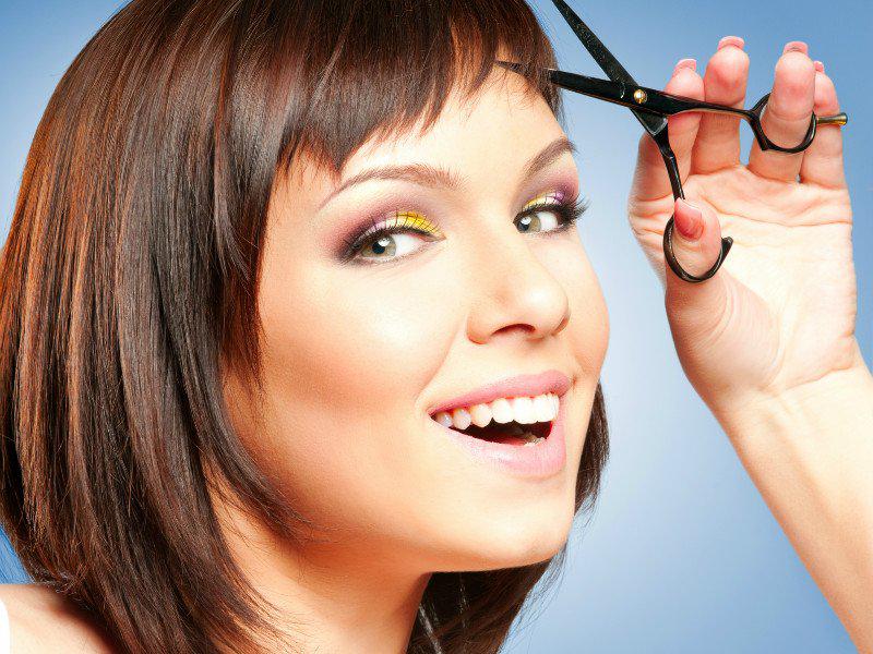 TUTORIAL: Como cortar tu fleco en casa [VIDEO]