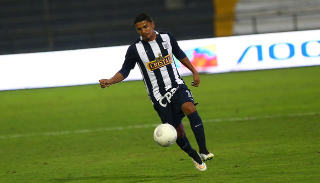 La camiseta del 2015 tuvo como novedad que la franja central fue blanca y ya no azul. (Foto: Archivo GEC)