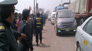 Escolares de Matucana bloquean Carretera Central