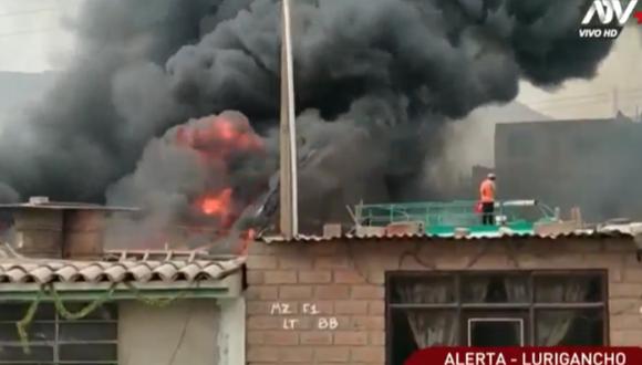 Incendio de gran magnitud se registra en fábrica de químicos. Foto: ATV